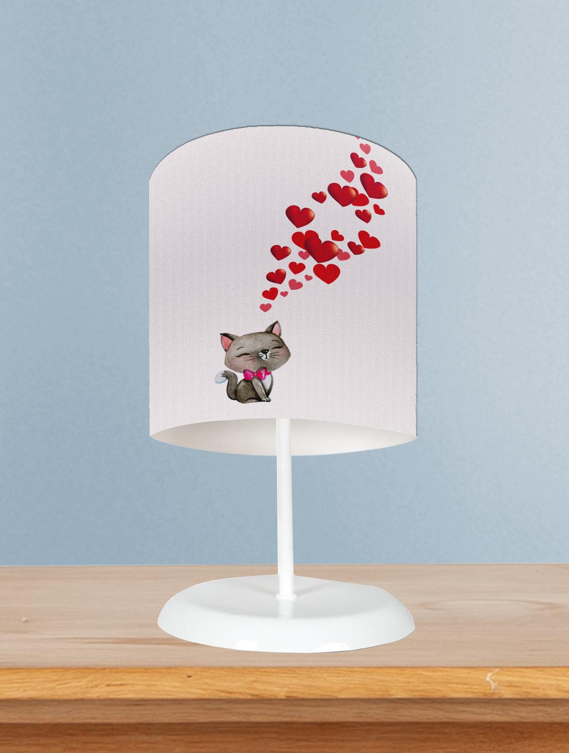 MEKTA%20HOME%20BEBEK%20VE%20ÇOCUK%20ODASI%20Kedi%20ve%20Kalp%20Desenli%20Abajur