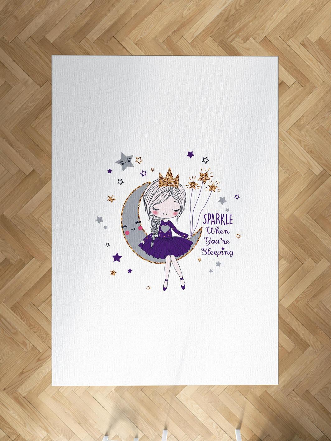 MEKTA%20HOME%20BEBEK%20VE%20ÇOCUK%20ODASI%20Ayda%20Oturan%20Mor%20Prenses%20Kız%20Desenli%20Halı