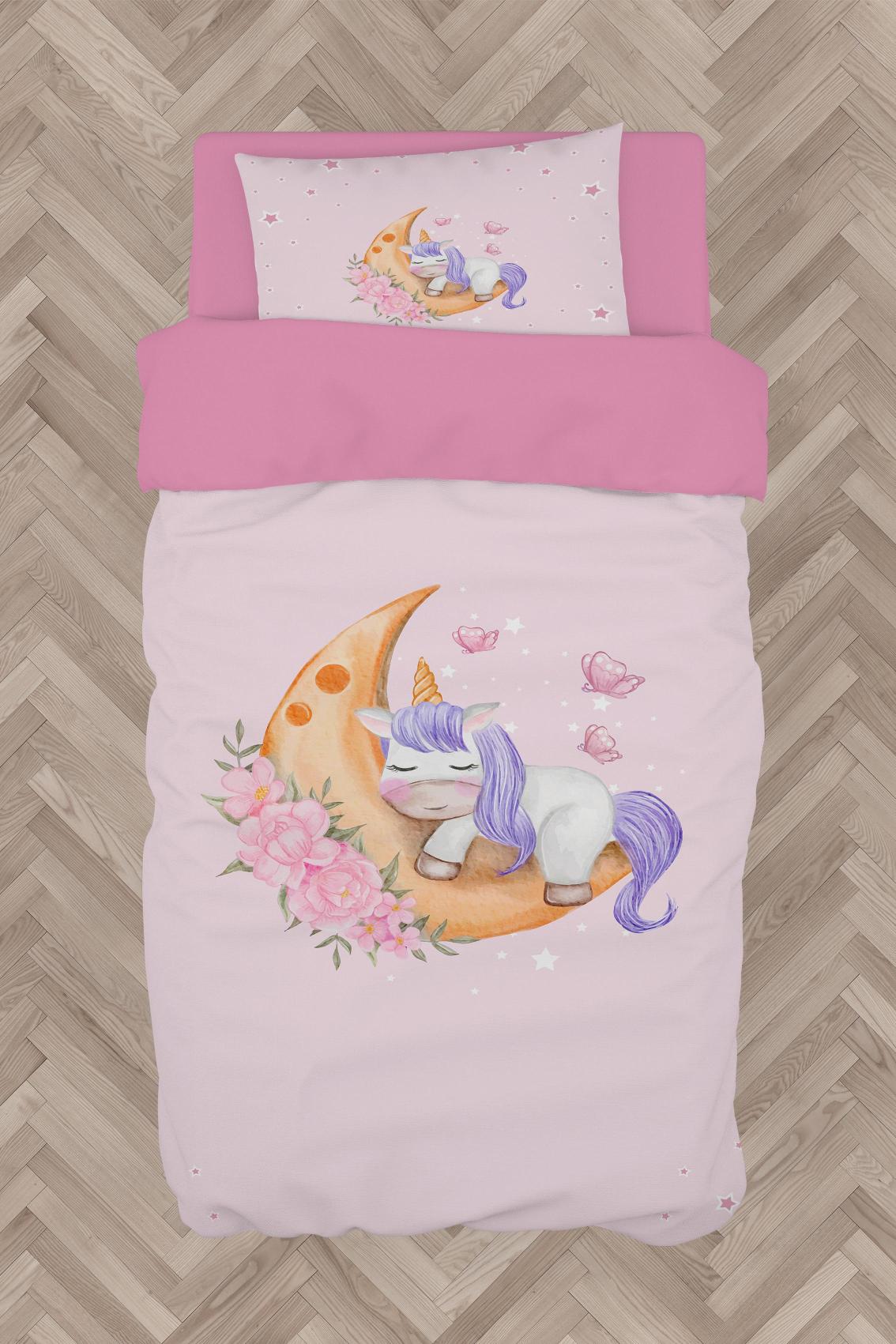MEKTA%20HOME%20BEBEK%20VE%20ÇOCUK%20ODASI%20Aya%20Sarılan%20Unicorn%20Desenli%20Pembe%20Nevresim%20Takımı