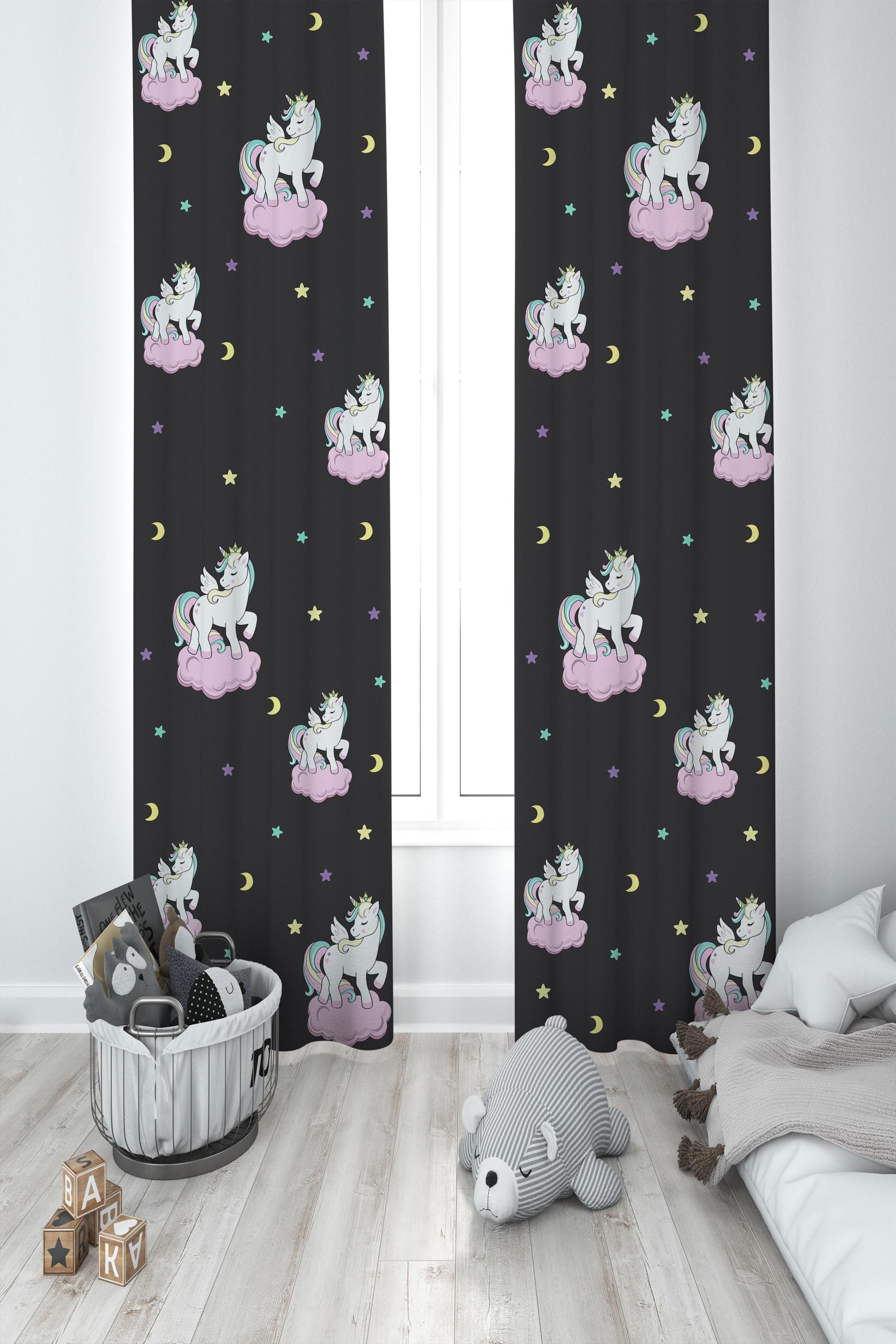 MEKTA%20HOME%20BEBEK%20VE%20ÇOCUK%20ODASI%20Pembe%20Bulut%20Üzerinde%20Unicorn%20Desenli%20Siyah%202%20Kanat%20Fon%20Perde