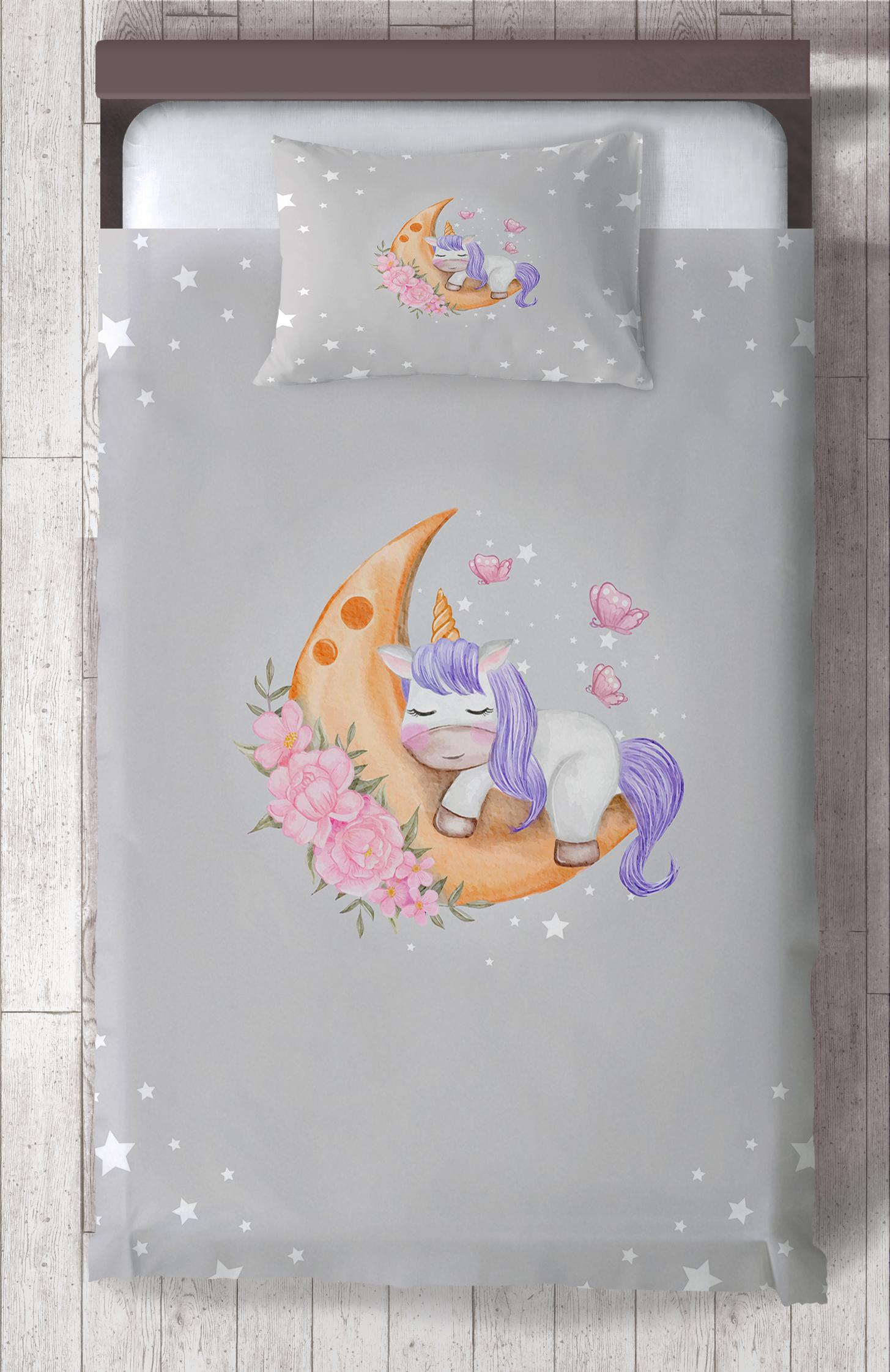 MEKTA%20HOME%20BEBEK%20VE%20ÇOCUK%20ODASI%20Aya%20Sarılan%20Unicorn%20Desenli%20Gri%20Yatak%20Örtüsü