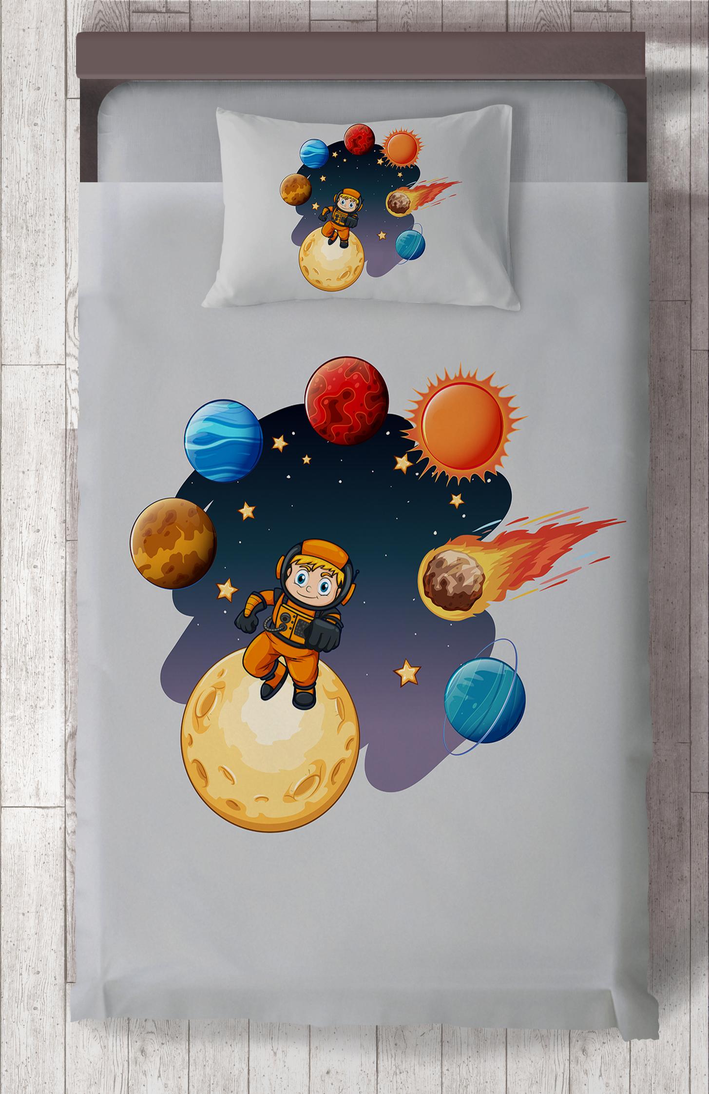 MEKTA%20HOME%20BEBEK%20VE%20ÇOCUK%20ODASI%20Astronot%20Çocuk%20ve%20Gezegen%20Desenli%20Yatak%20Örtüsü